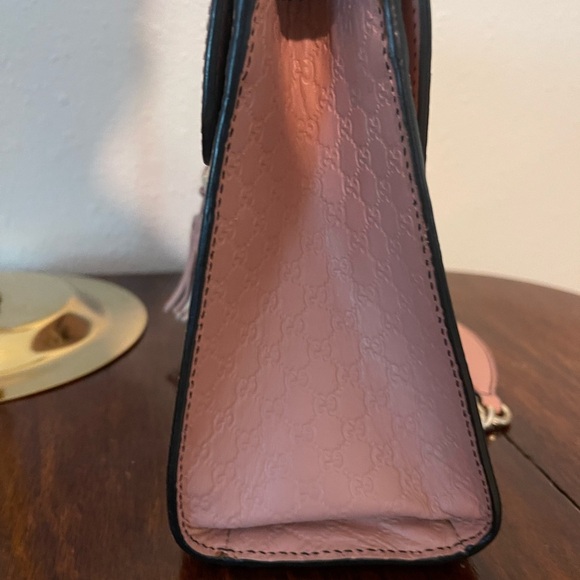 Gucci Pink Textured Shoulder Bag with Chain Strap - Picture 4 of 9